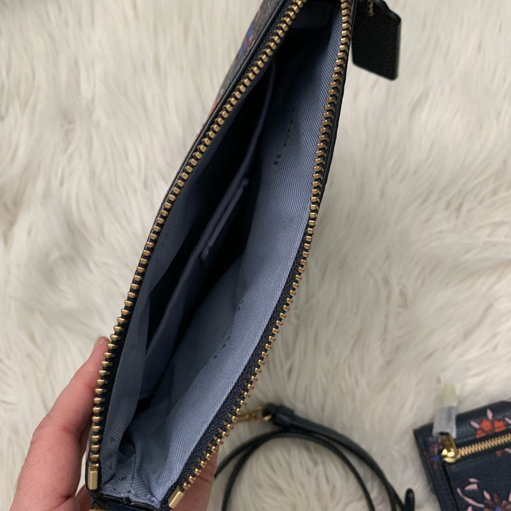 🎊Hp!2x🎊Coach Kitt Crossbody Flower Print w/ Wallet. - Picture 10 of 17